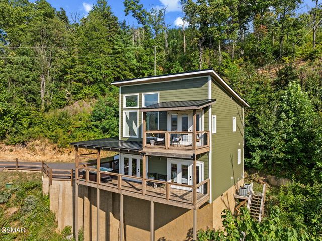 3322 Sugar Maple Loop Road, Sevierville, TN 37862