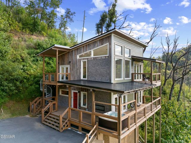 3322 Sugar Maple Loop Road, Sevierville, TN 37862