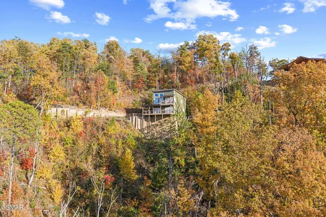 3322 Sugar Maple Loop Road, Sevierville, TN 37862