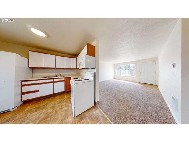 16656 Se MOON Ave, Milwaukie, OR 97267