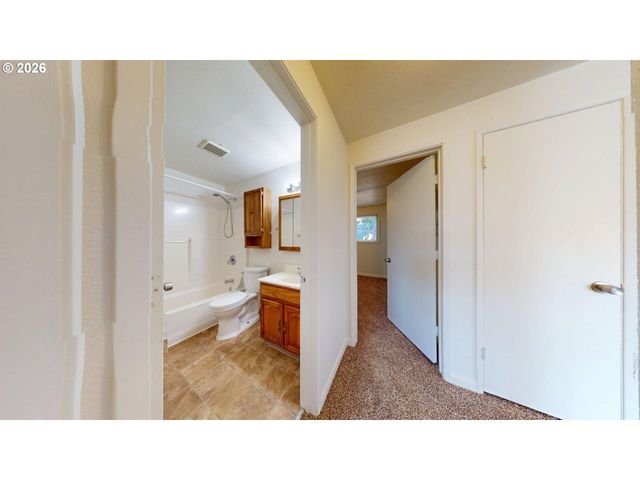16656 Se MOON Ave, Milwaukie, OR 97267
