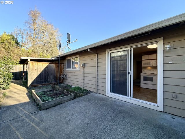 16656 Se MOON Ave, Milwaukie, OR 97267