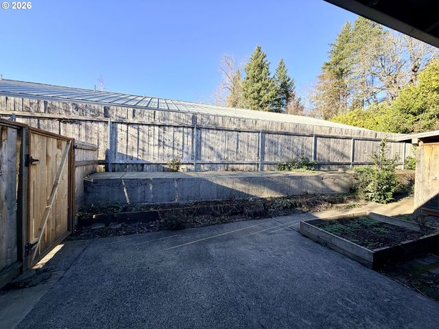 16656 Se MOON Ave, Milwaukie, OR 97267