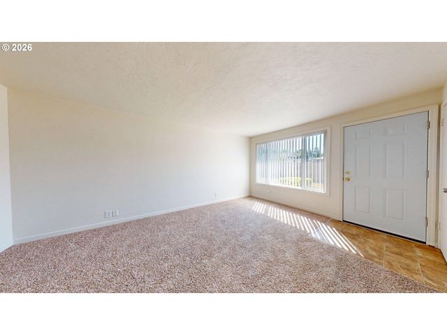 16656 Se MOON Ave, Milwaukie, OR 97267