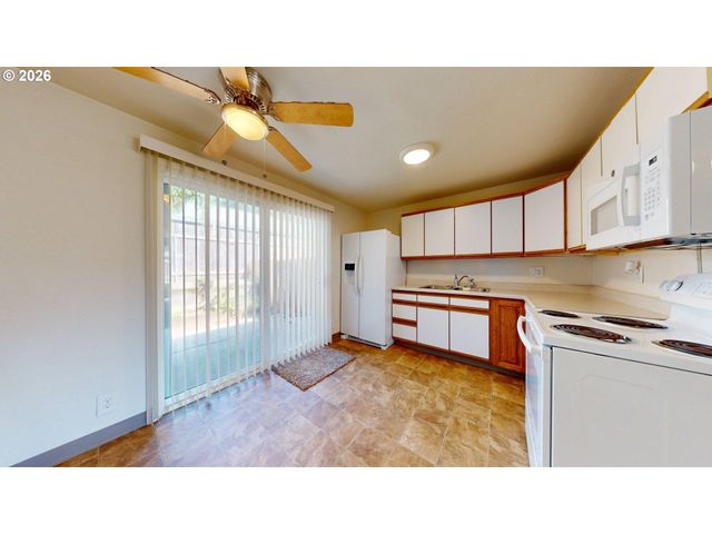16656 Se MOON Ave, Milwaukie, OR 97267