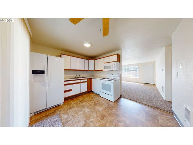 16656 Se MOON Ave, Milwaukie, OR 97267