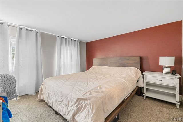 14 Moseley Street, Whitestown, NY 13492