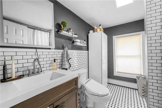 14 Moseley Street, Whitestown, NY 13492