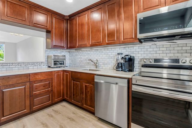 6770 Royal Palm Blvd 211L, Margate, FL 33063