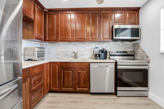6770 Royal Palm Blvd 211L, Margate, FL 33063