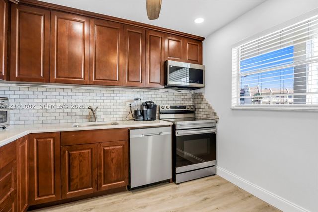 6770 Royal Palm Blvd 211L, Margate, FL 33063