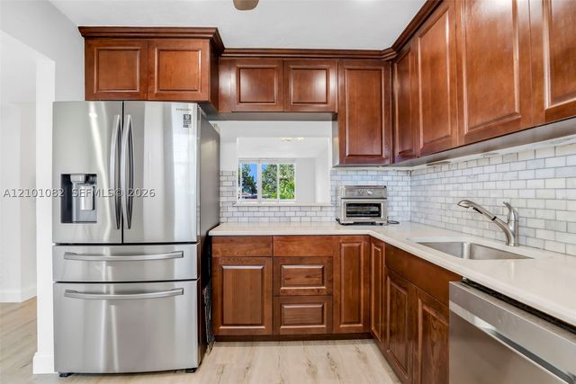 6770 Royal Palm Blvd 211L, Margate, FL 33063
