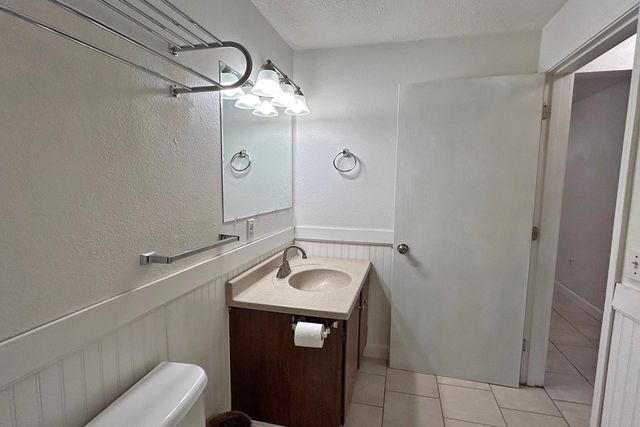 20 Wolf Road A8, Lebanon, NH 03755