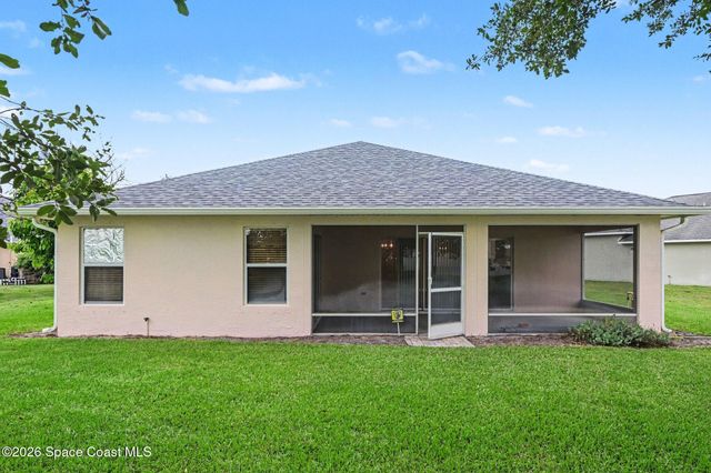 952 Tavernier Circle NE, Palm Bay, FL 32905
