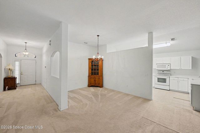 952 Tavernier Circle NE, Palm Bay, FL 32905