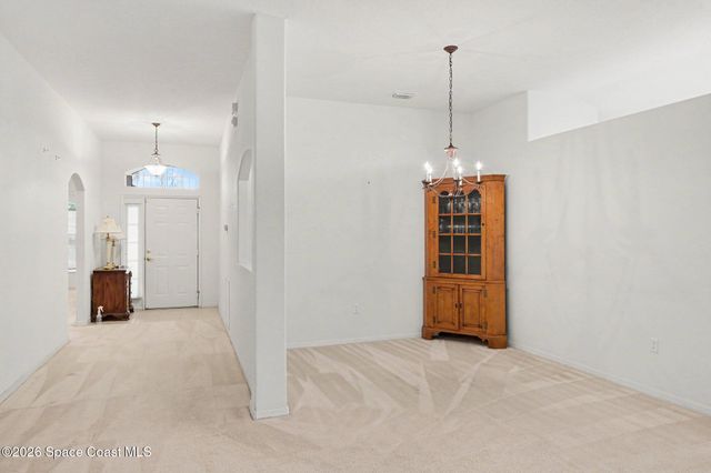 952 Tavernier Circle NE, Palm Bay, FL 32905