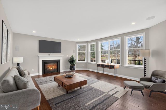 30 DOMINIC DR, Downingtown, PA 19335