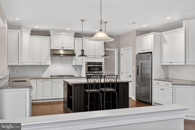 30 DOMINIC DR, Downingtown, PA 19335