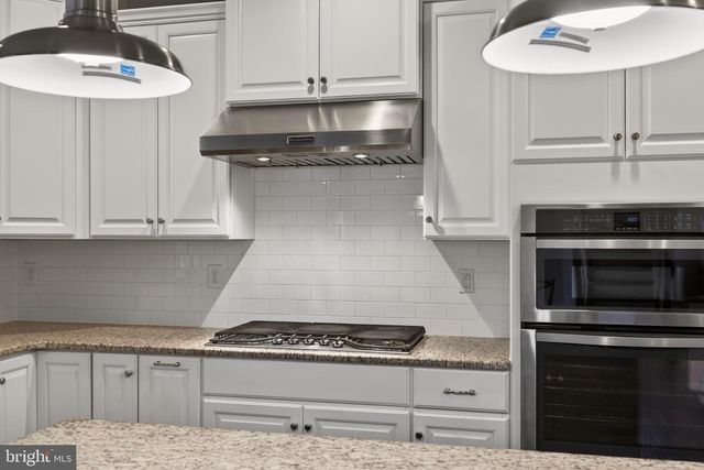 30 DOMINIC DR, Downingtown, PA 19335