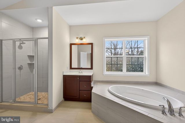 30 DOMINIC DR, Downingtown, PA 19335