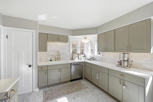 2846 N 81st STREET, Milwaukee, WI 53222