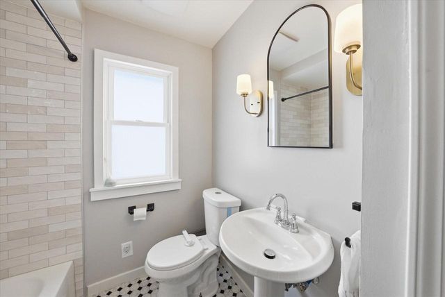 2846 N 81st STREET, Milwaukee, WI 53222