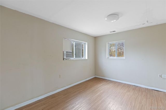 9274 Chamberlain Street, Romulus, MI 48174