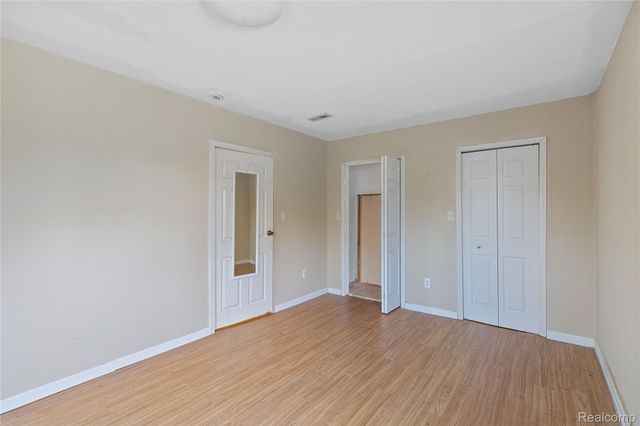 9274 Chamberlain Street, Romulus, MI 48174