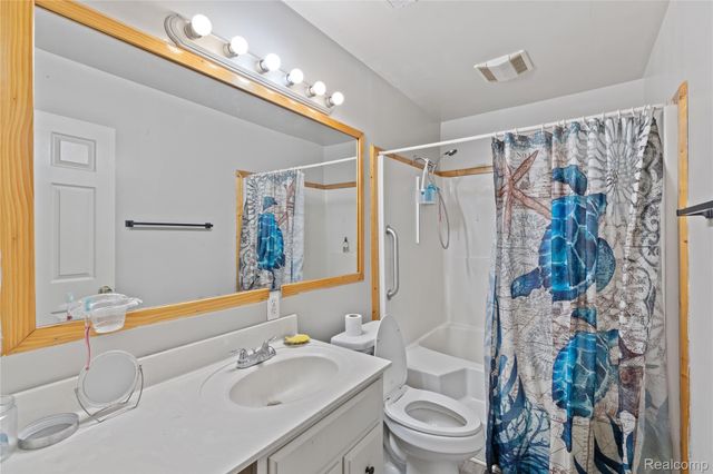 9274 Chamberlain Street, Romulus, MI 48174