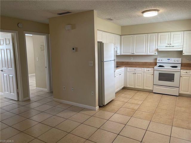 3325 Airport pulling RD, Naples, FL 34105