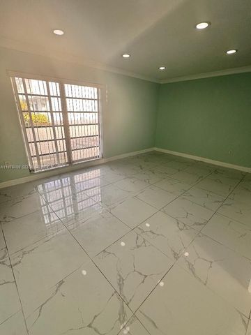 9400 SW 170th St 103, Palmetto Bay, FL 33157