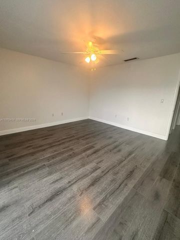 9400 SW 170th St 103, Palmetto Bay, FL 33157