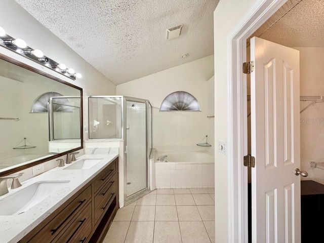 10028 OASIS PALM DRIVE, Tampa, FL 33615