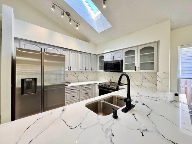 10028 OASIS PALM DRIVE, Tampa, FL 33615