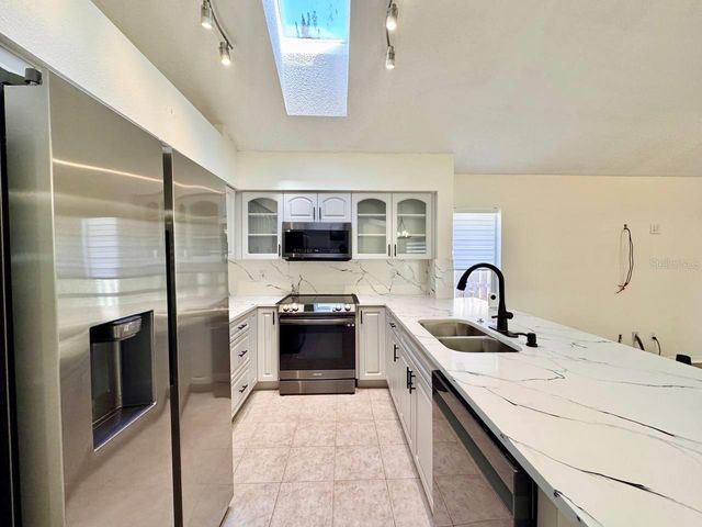 10028 OASIS PALM DRIVE, Tampa, FL 33615