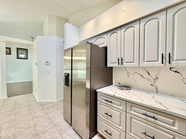 10028 OASIS PALM DRIVE, Tampa, FL 33615