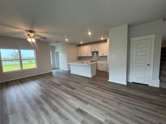 214 Cross Gable Lane, Dayton, TX 77535