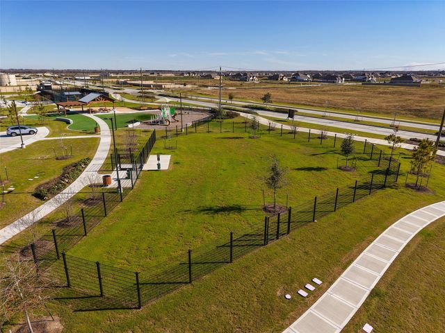 214 Cross Gable Lane, Dayton, TX 77535