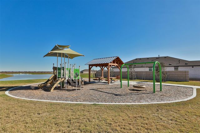 214 Cross Gable Lane, Dayton, TX 77535