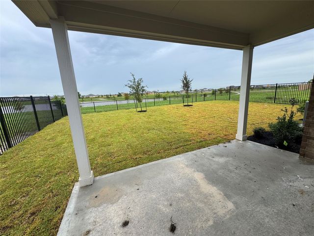 214 Cross Gable Lane, Dayton, TX 77535