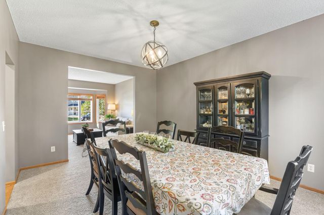 746 Riesgraf Road, Carver, MN 55315
