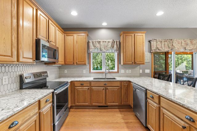 746 Riesgraf Road, Carver, MN 55315