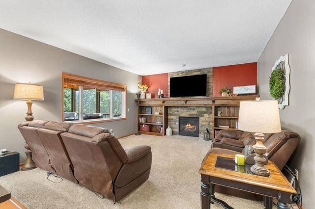 746 Riesgraf Road, Carver, MN 55315