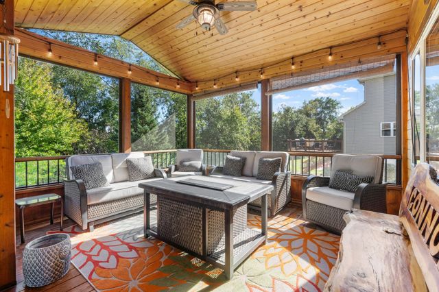 746 Riesgraf Road, Carver, MN 55315