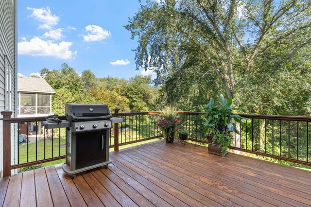 746 Riesgraf Road, Carver, MN 55315
