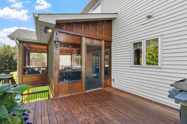 746 Riesgraf Road, Carver, MN 55315
