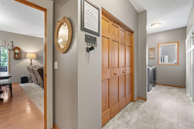 746 Riesgraf Road, Carver, MN 55315