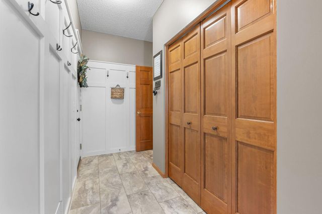 746 Riesgraf Road, Carver, MN 55315