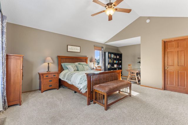 746 Riesgraf Road, Carver, MN 55315