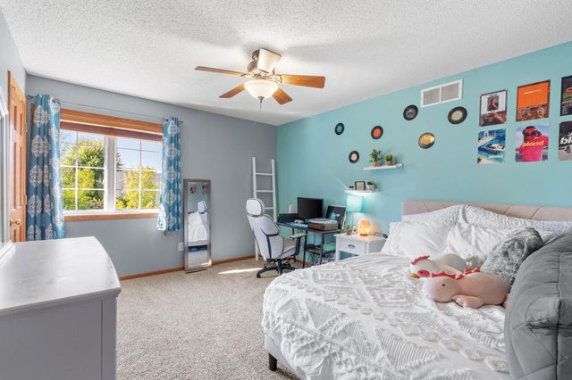 746 Riesgraf Road, Carver, MN 55315